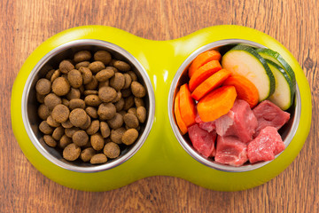 Natural and dry dog's food