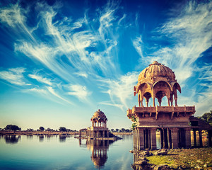 Indian landmark Gadi Sagar in Rajasthan © Dmitry Rukhlenko