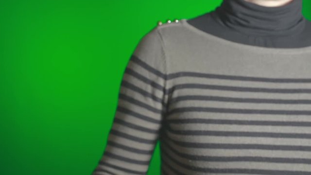 femme faisant le signe du pouce lev&eacute; sur fond vert en gros plan style de couleur flat