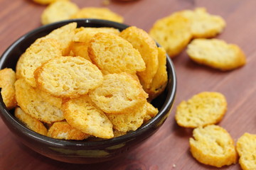 Croutons with cheese and diil