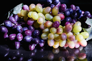 red and white grapes on the table