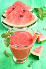 Watermelon juice and slices