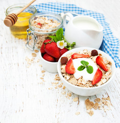 Muesli with strawberries