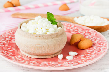 Obraz na płótnie Canvas Cooking concept of healthy breakfast cottage cheese