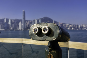 香港ビクトリアハーバーの双眼鏡