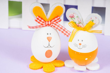 Easter decorations with heather, eggs and bunny