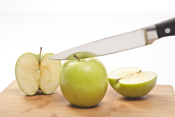 knife slicing apples
