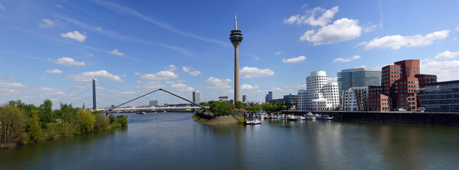 Gehry-Bauten im Medienhafen