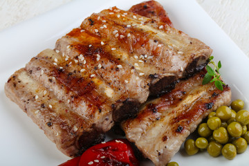 Grilled pork ribs