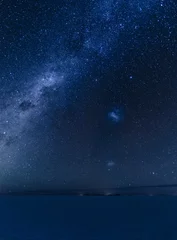 Fototapeten Die Milchstraße in Uyuni und die Magellanschen Wolken, groß und klein. Uyuni-Milchstraße, große und kleine Magellani-Galaxien. © Yori Hirokawa