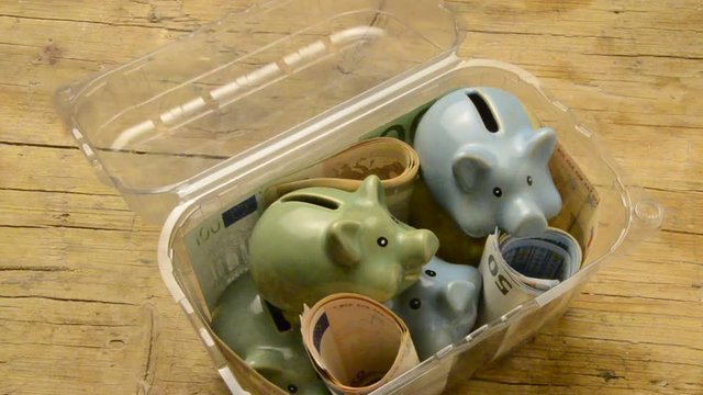 Libertad para todos! &Epsilon;&lambda;&epsilon;&upsilon;&theta;&epsilon;&rho;ί&alpha; &gamma;&iota;&alpha; ό&lambda;&omicron;&upsilon;&sigmaf;! Liberi tutti ! Freedom for everyone! Libert&eacute; pour tous! Freiheit f&uuml;r alle! Anatocismo Anatocyzm Compound interest  Int&eacute;r&ecirc;ts compos&eacute;s 複利