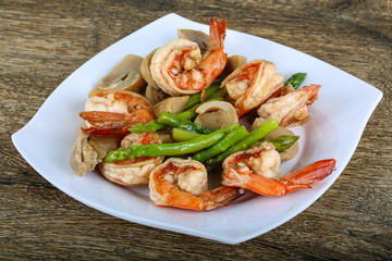 Shrimp and asparagus