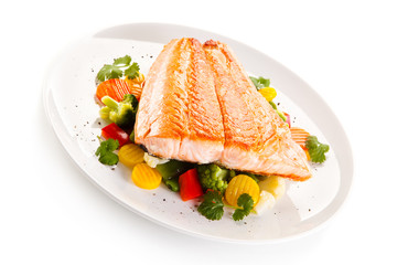 Roasted salmon steak and vegetables 