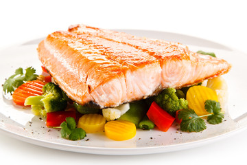 Roasted salmon steak and vegetables 