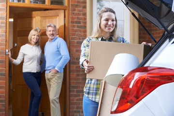 Adult Daughter Moving Out Of Parent's Home