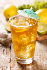 Ice tea with lemon