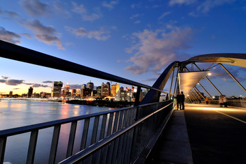 Australia Landscape : Goodwill Bridge at sunset