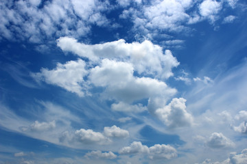 Fototapeta premium Beautiful white clouds with blue sky background
