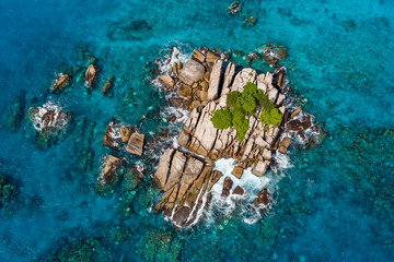 Seychelles, vue Aérienne des l'îlots Cocos - 109945351