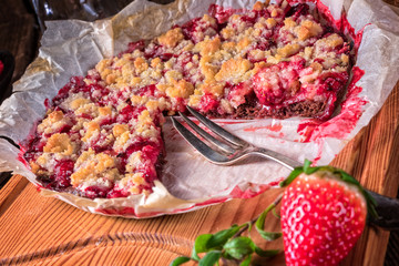 strawberry chocolate tart