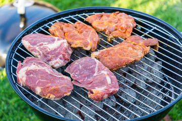 Fleisch auf dem Grill