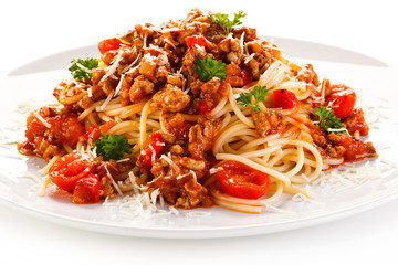 Pasta with meat, tomato sauce and vegetables 