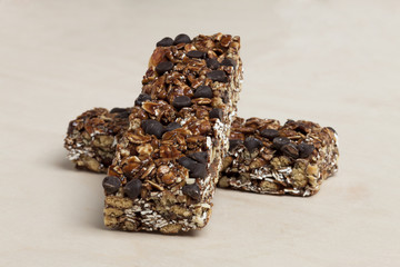 chewy chocolate granola bars