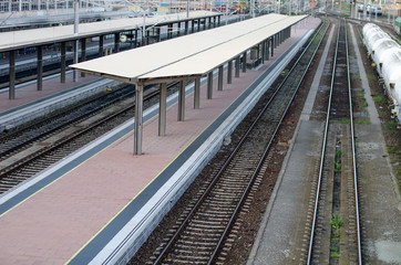 Fototapeta premium ANDEN ESTACION TREN