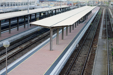 Fototapeta premium ANDEN ESTACION TREN