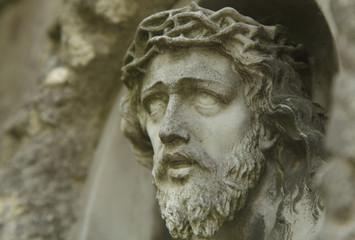 Naklejka premium Face of Jesus Christ crown of thorns (statue)