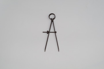 Rusty spring divider