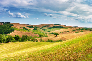 Fototapeta premium Rolling hills landscape in Tuscany, Italy.