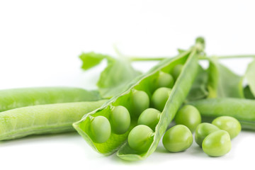 Piselli verdi nel baccello