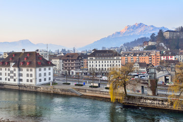 Fototapeta na wymiar Switzerland Landscape : Luzern at dawn