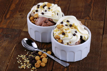 Gelato con panna 