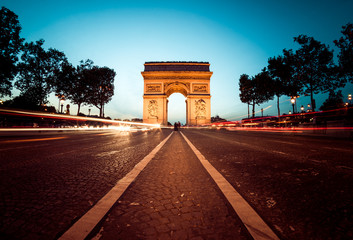Fototapeta na wymiar Arc de Triomph, Triumphbogen in Paris