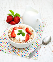 Muesli with strawberries
