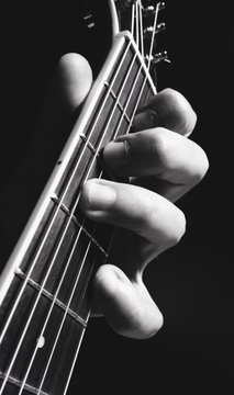 DO Finger position - playing guitar