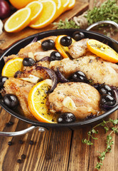 Chicken with oranges and olives
