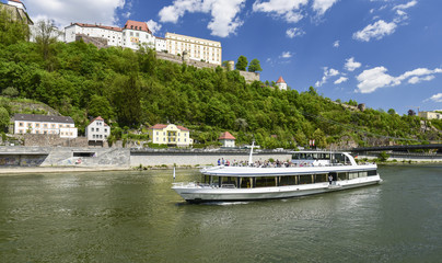 Rund um Passau mit dem Schiff vorbei an berühmten Kulturdenkmäler - Feste Oberhaus