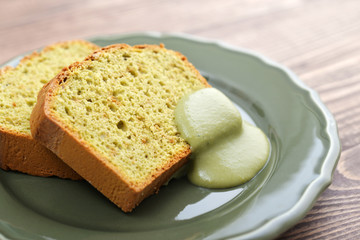 Pound cake with tea matcha