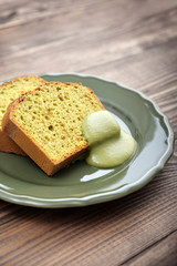 Pound cake with tea matcha