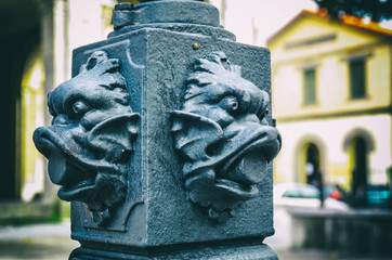 escultura hormigas en pared en o&ntilde;a
