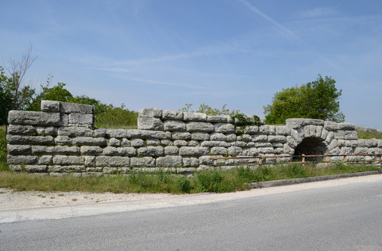 Römische Brücke An Der Via Flaminia