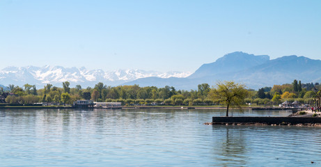 Fototapeta na wymiar Le Lac du Bourget, Mont Granier et Belledone, Le Bourget du Lac