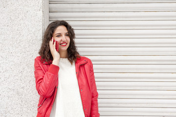 girl talking on the phone
