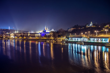 Fototapeta na wymiar Prag in der Nacht 