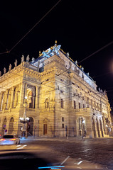 Palais Prag bei Nacht