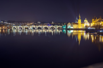 Fototapeta na wymiar Karlsbrücke in der Nacht
