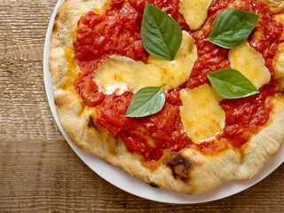 rustic italian pizza margherita